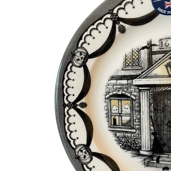 Royal Stafford Halloween Haunted House Salad Plates 8.5in Porcelain Set of 4 New - Picture 10 of 12